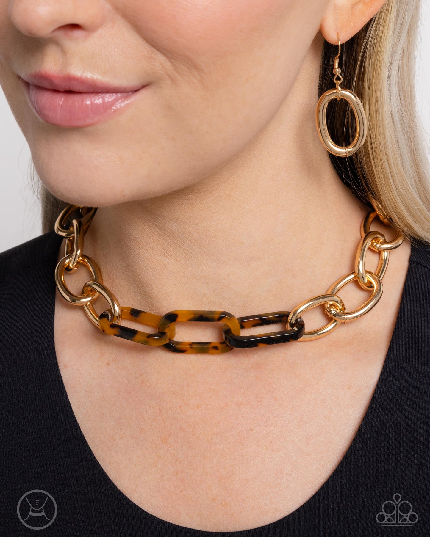 New Releases 10/28 Uniquely Upmarket - Gold Choker Necklace